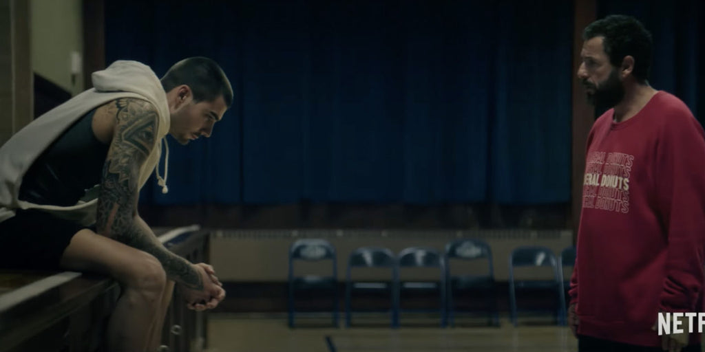 Adam Sandler se présente comme recruteur de joueurs de basket dans le nouveau film produit par LeBron James