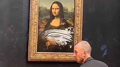 Mona Lisa a été recouverte de tarte à la crème par un homme au musée du Louvre