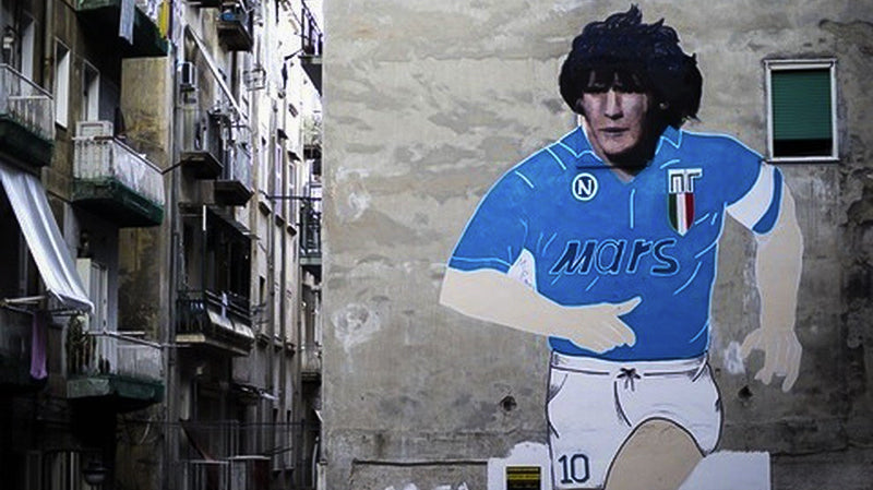 Après la mort de Diego Maradona, le stade de Naples renommé