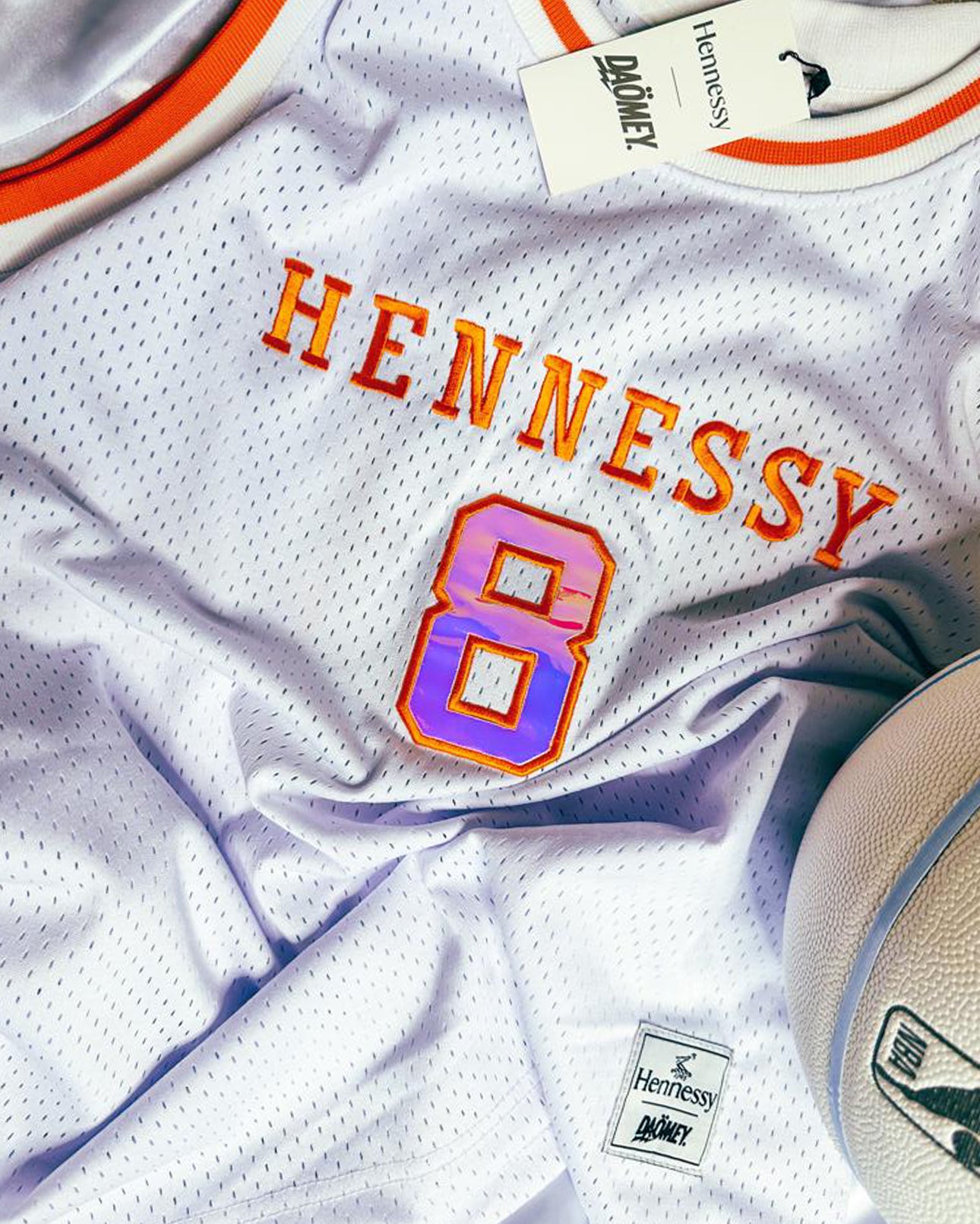 Hennessy_Daomey_3.jpg__PID:a4aa12cb-238e-4d24-89dc-a268168b2c94